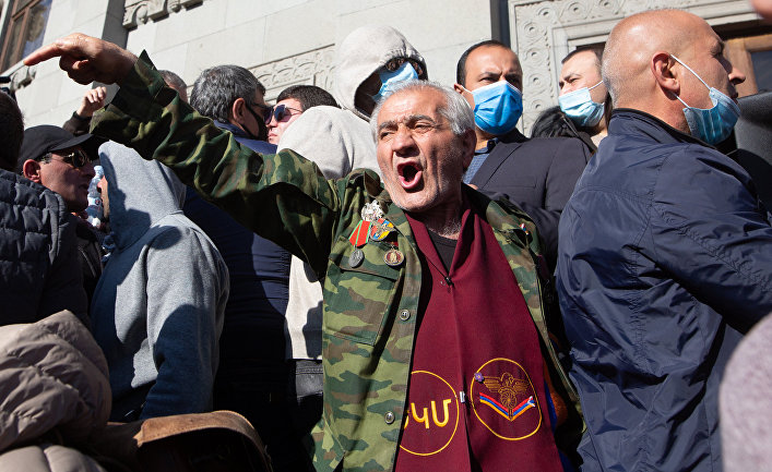 Митинг оппозиции в Ереване Митинг оппозиции в Ереване