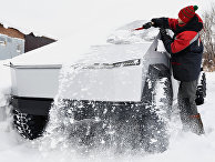 Блогеры из Новосибирска построили Tesla Cybertruck на базе УАЗа Блогеры из Новосибирска построили Tesla Cybertruck на базе УАЗа