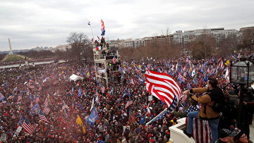 Протестующие на митинге в Вашингтоне
