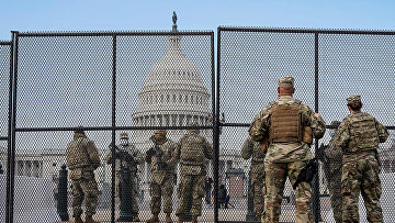Солдаты Национальной гвардии США у Капитолия в Вашингтоне