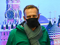 Российский оппозиционер Алексей Навальный общается с журналистами в московский аэропорт Шереметьево Российский оппозиционер Алексей Навальный общается с журналистами в московский аэропорт Шереметьево