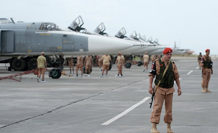 Российские военнослужащие на авиабазе «Хмеймим» в Сирии