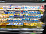 Продажа молока в магазине Продажа молока в магазине