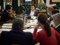 Президент Украины Владимир Зеленский на совещании Президент Украины Владимир Зеленский на совещании