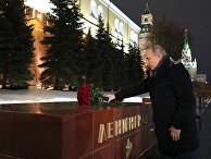 Президент РФ В. Путин возложил цветы в день 77-летия снятия блокады Ленинграда Президент РФ В. Путин возложил цветы в день 77-летия снятия блокады Ленинграда
