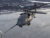 Американский вертолет HH-60 Pave Hawk во время военных учений НАТО «Дайнемик Гард» Американский вертолет HH-60 Pave Hawk во время военных учений НАТО «Дайнемик Гард»