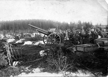 Обстрел кронштадтских фортов курсовой батареей. Кронштадт. 1921 год Обстрел кронштадтских фортов курсовой батареей. Кронштадт. 1921 год