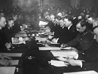 Подписание мирного договора между РСФСР и Польской республикой 18 марта 1921 года в Риге. Подписание мирного договора между РСФСР и Польской республикой 18 марта 1921 года в Риге.
