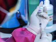 Вакцинация вакциной AstraZeneca в Сануре, Индонезия Вакцинация вакциной AstraZeneca в Сануре, Индонезия
