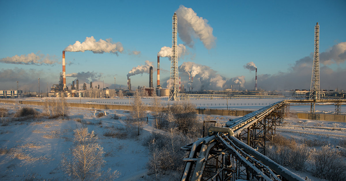 Bloomberg (США): в следующем году объем добычи нефти в России приблизится к постсоветскому максимуму (Bloomberg)