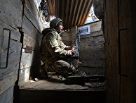 Украинский военный на линии разграничения между ДНР и Украиной Украинский военный на линии разграничения между ДНР и Украиной