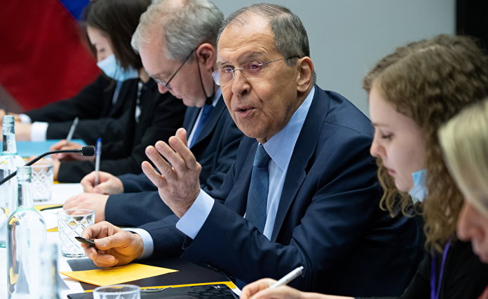 Глава МИД России Сергей Лавров на встрече в Рейкьявике, Исландия Глава МИД России Сергей Лавров на встрече в Рейкьявике, Исландия