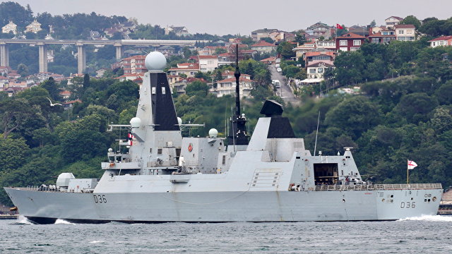 Le Figaro (Франция): Россия открыла предупредительный огонь по британскому судну в Черном море