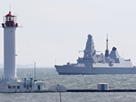 Британский эсминец Defender в порту Одессы, Украина Британский эсминец Defender в порту Одессы, Украина