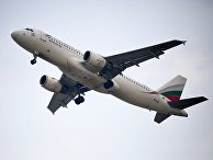Самолет авиакомпании Bulgaria Air в аэропорту "Внуково" Самолет авиакомпании Bulgaria Air в аэропорту "Внуково"
