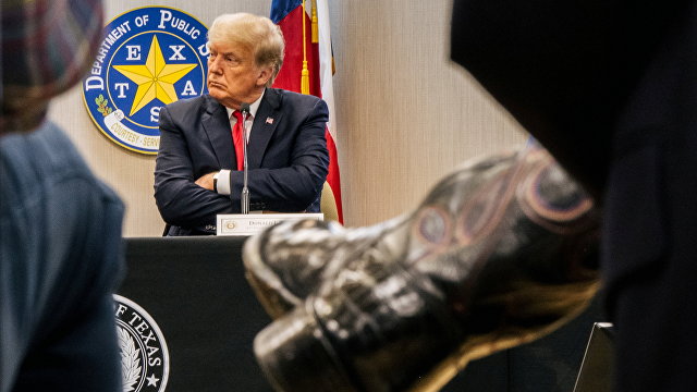 Fox News (США): Трамп, приехавший на границу США с Мексикой, раскритиковал Байдена за открытую, очень опасную границу