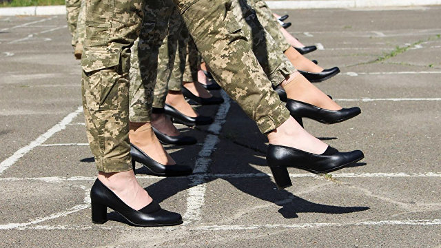 Позор. Форменная обувь на высоких каблуках вызвала бурные споры на Украине (VG, Норвегия)