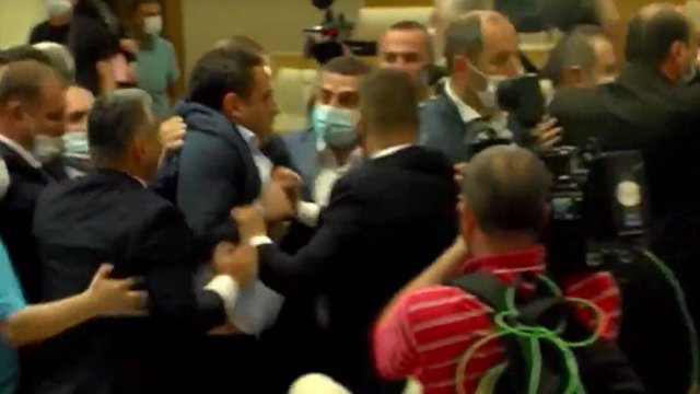 Грузия online (Грузия): в зале заседаний парламента Грузии произошла драка