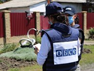 Последствия обстрела Петровского района Донецка Последствия обстрела Петровского района Донецка
