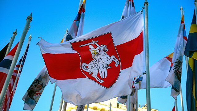 Лукашенко: посол в Риге должен был набить морду тем, кто снял белорусский флаг (Postimees, Эстония)