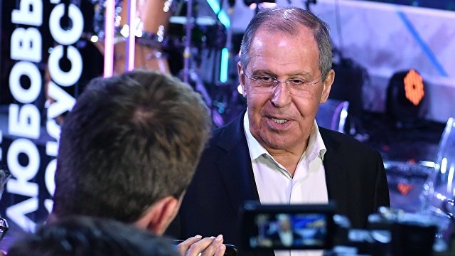 Камни с неба еще не начали падать: Кулеба резко пошутил над Лавровым и дал обещание по Крыму (Главред, Украина)