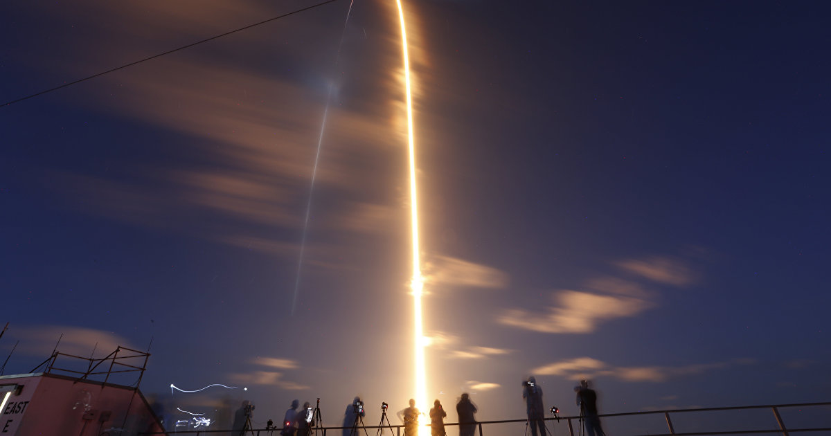 Корреспондент (Украина): SpaceX отправила в космос первых туристов (Корреспондент)